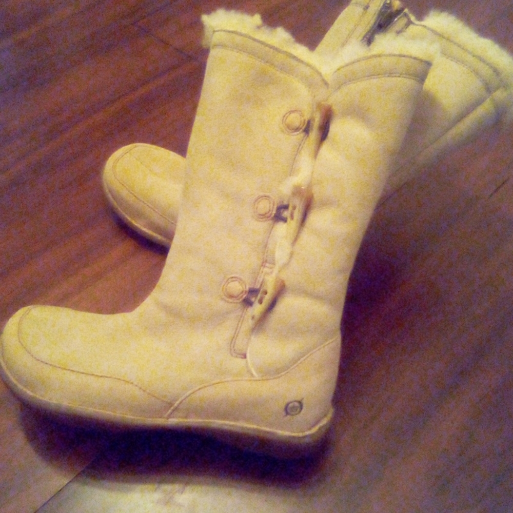 Born Tan Shearling Sheep Skin Leather Shearling Lined Winter Boots, Size 8.